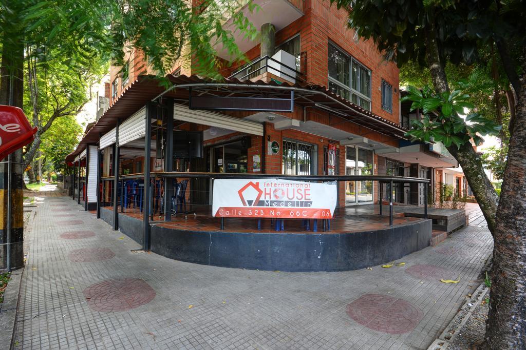 International House Co-Living Hostel Medellin Exterior photo